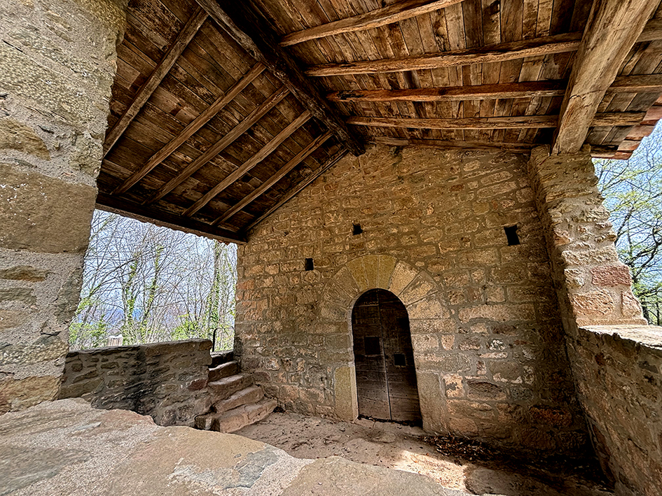 Sant Miquel del Corb a les Preses ***
