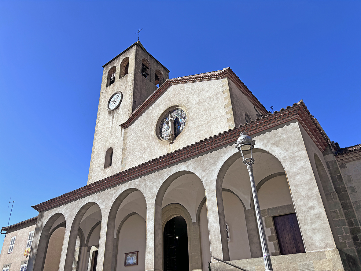 Planes d'Hostoles, Les - Església parroquial de Sant Cristòfol
