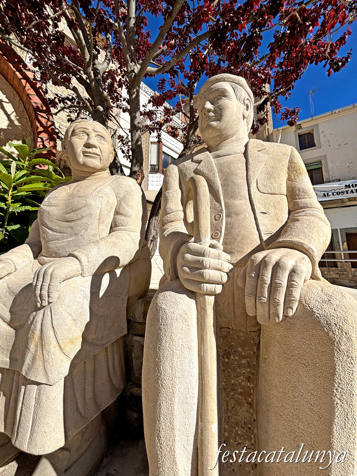 Montmaneu - Monument a la Vellesa 