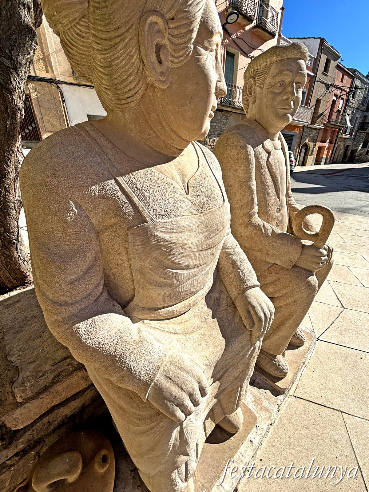 Montmaneu - Monument a la Vellesa 