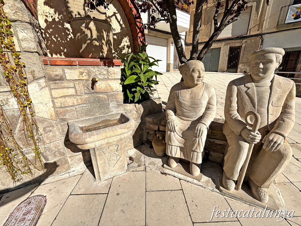 Montmaneu - Monument a la Vellesa