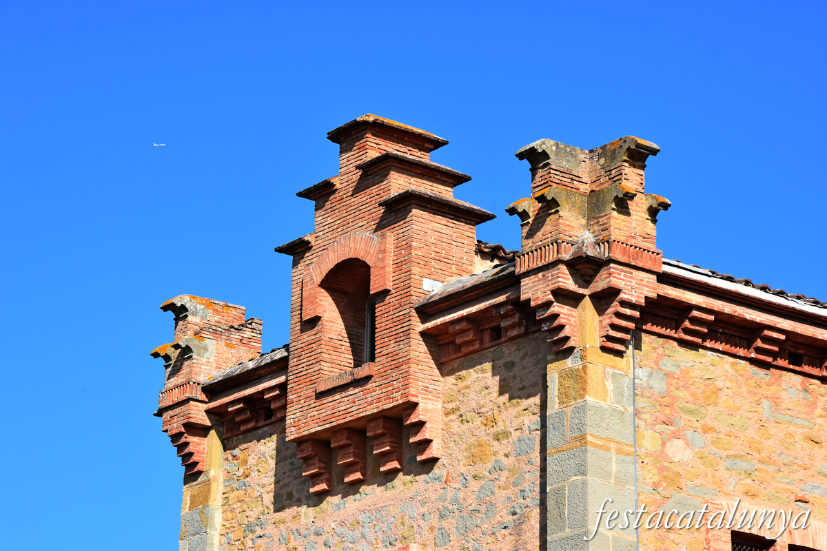 Sant Julià de Vilatorta - Col·legi del Roser