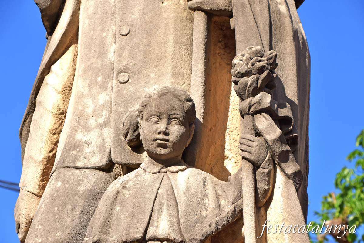 Sant Julià de Vilatorta - Monument a les Caramelles del Roser
