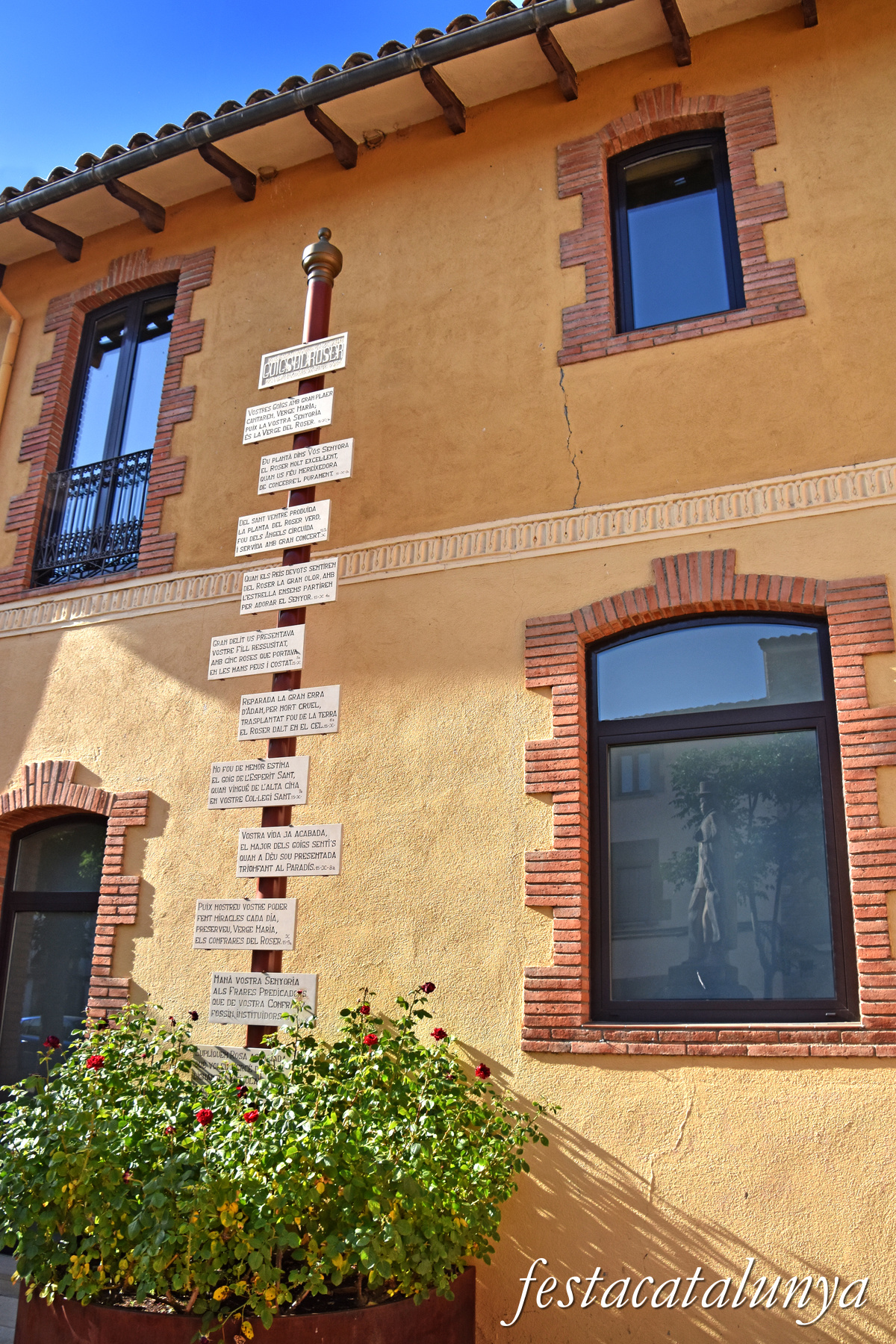 Sant Julià de Vilatorta - Monument a les Caramelles del Roser