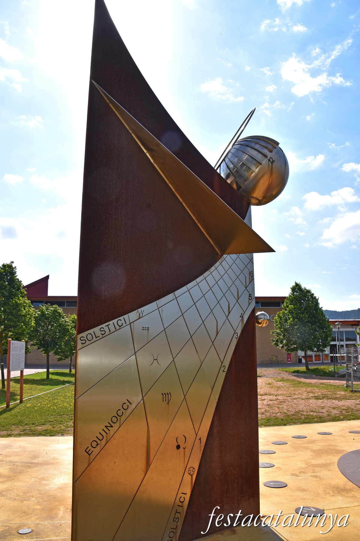 Sant Julià de Vilatorta - Rellotge de sol Àngel de la Concòrdia