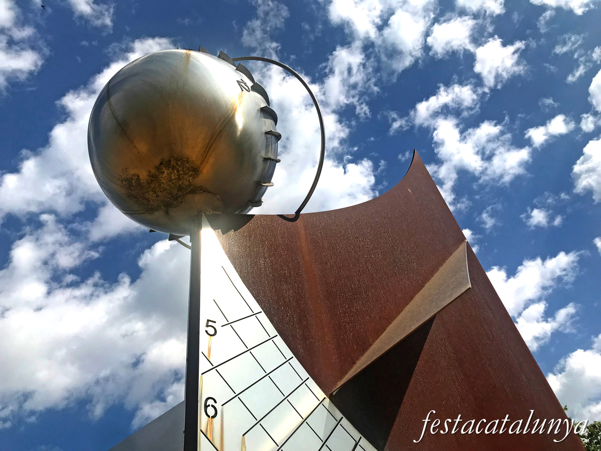 Sant Julià de Vilatorta - Rellotge de sol Àngel de la Concòrdia 