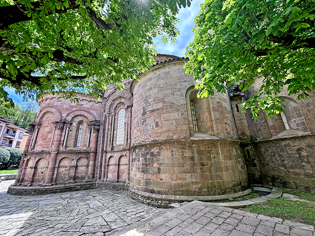Monestir de Sant Joan de les Abadesses ***