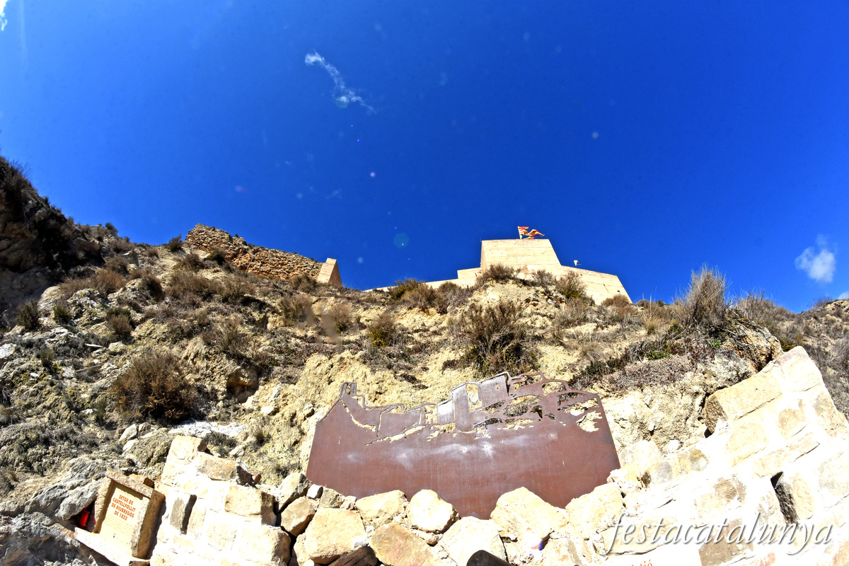 Castellfollit de Riubregós - Recinte emmurallat del castell de Castellfollit 