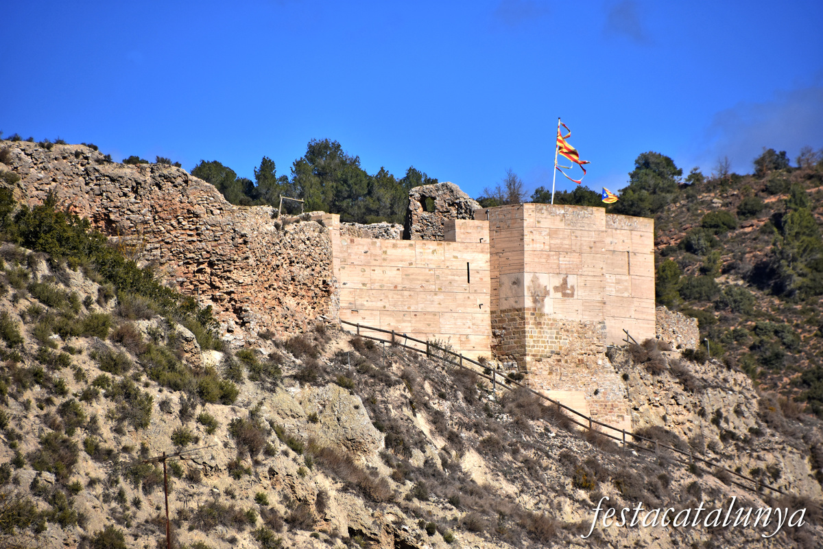 Castellfollit de Riubregós - Recinte emmurallat del castell de Castellfollit