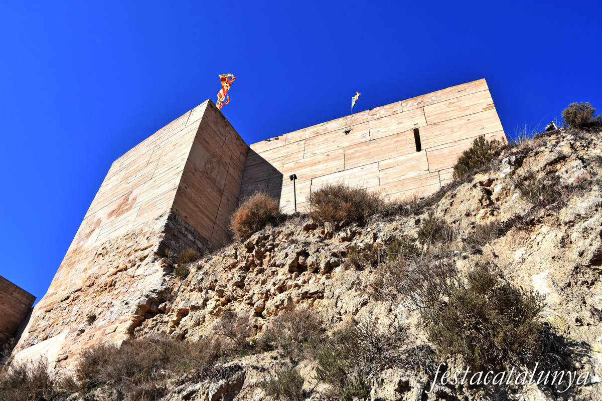 Castellfollit de Riubregós - Recinte emmurallat del castell de Castellfollit 