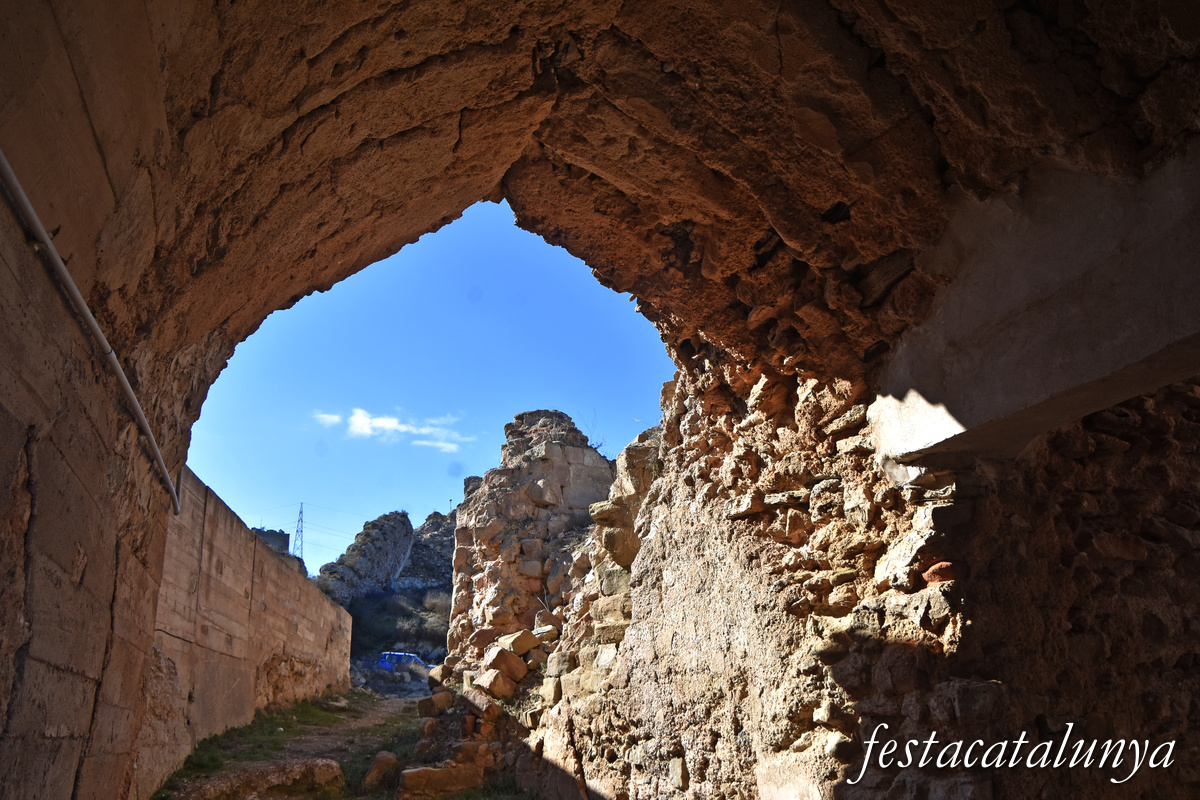 Castellfollit de Riubregós - Recinte emmurallat del castell de Castellfollit 