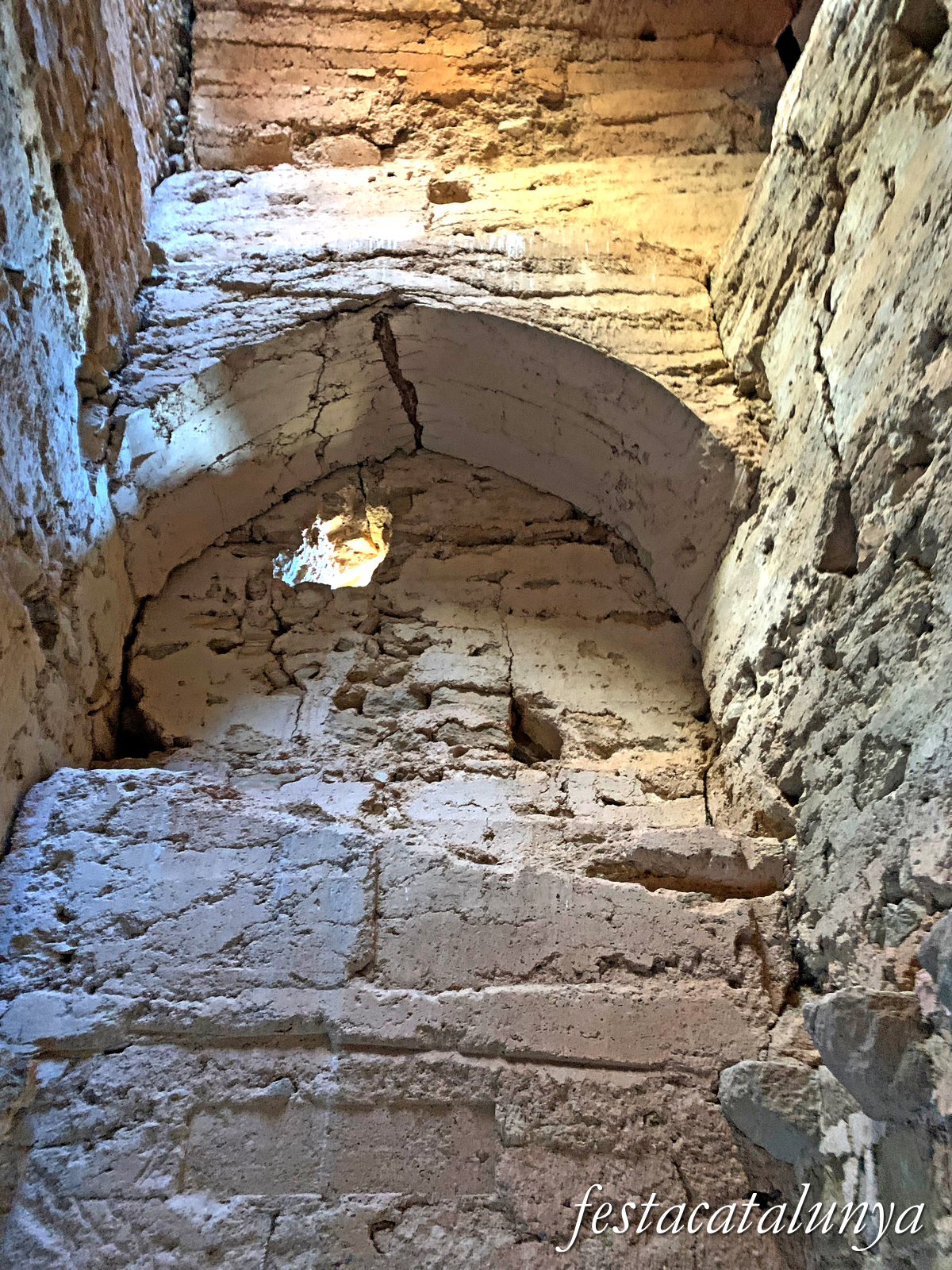 Castellfollit de Riubregós - Torre del Raval del castell de Castellfollit 