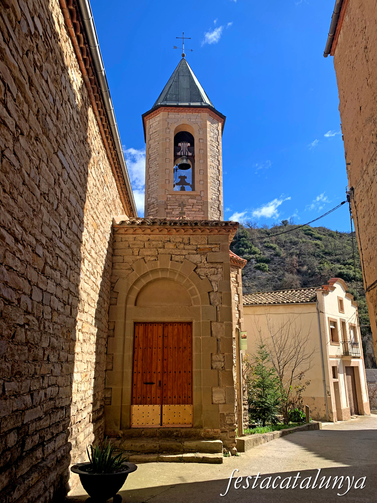 Castellfollit de Riubregós - Església parroquial de la Mare de Déu del Roser