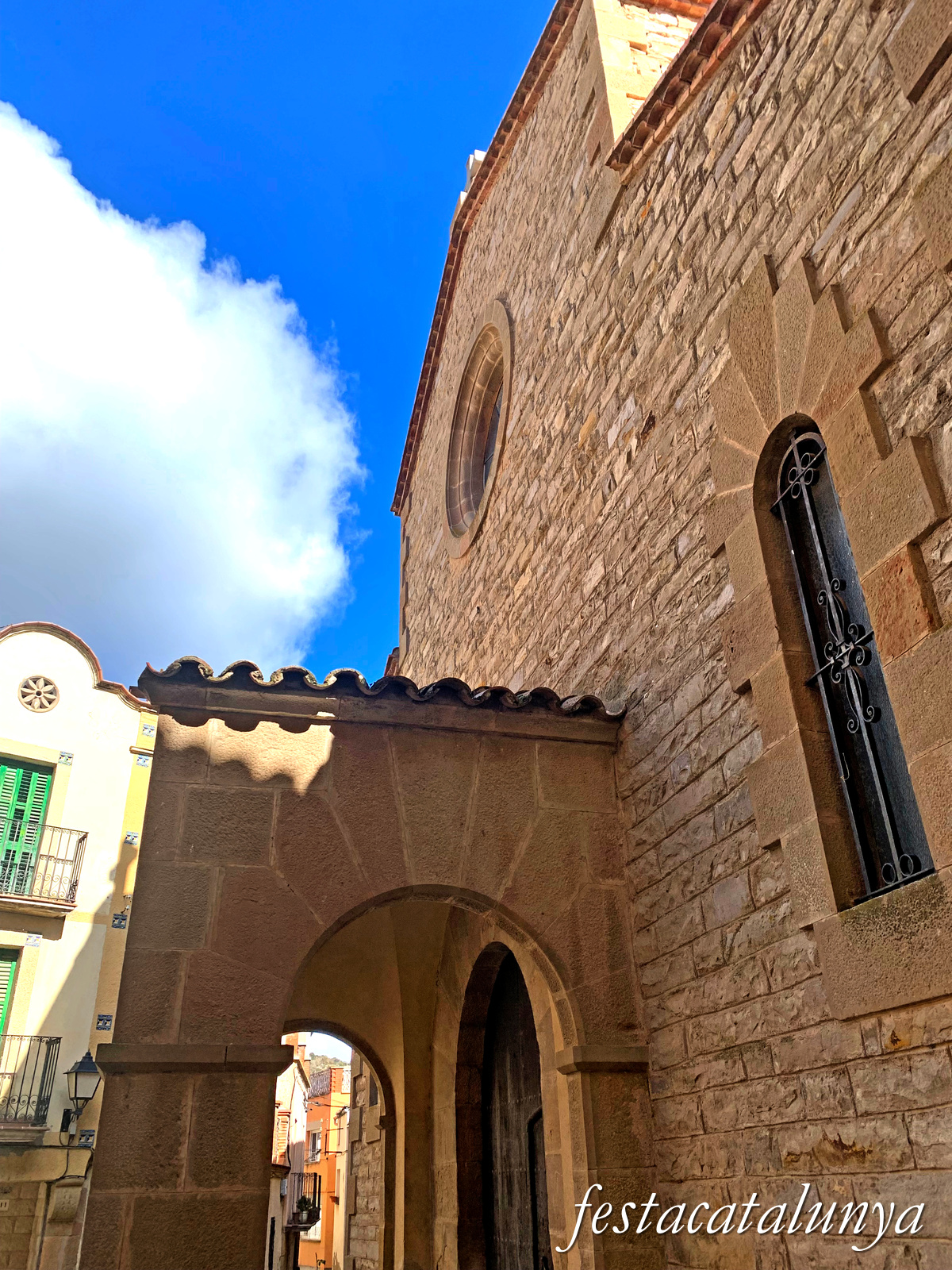 Castellfollit de Riubregós - Església parroquial de la Mare de Déu del Roser