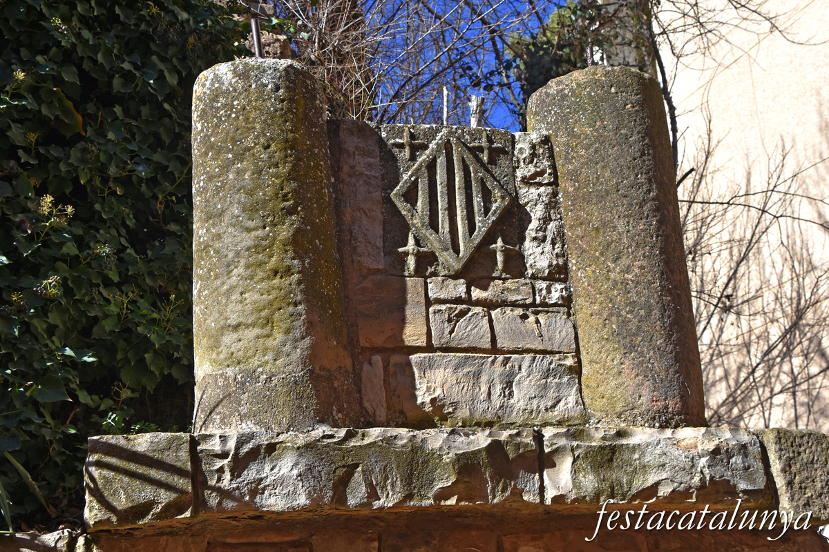 Castellfollit de Riubregós - Conjunt escultòric del Cap de Raval 