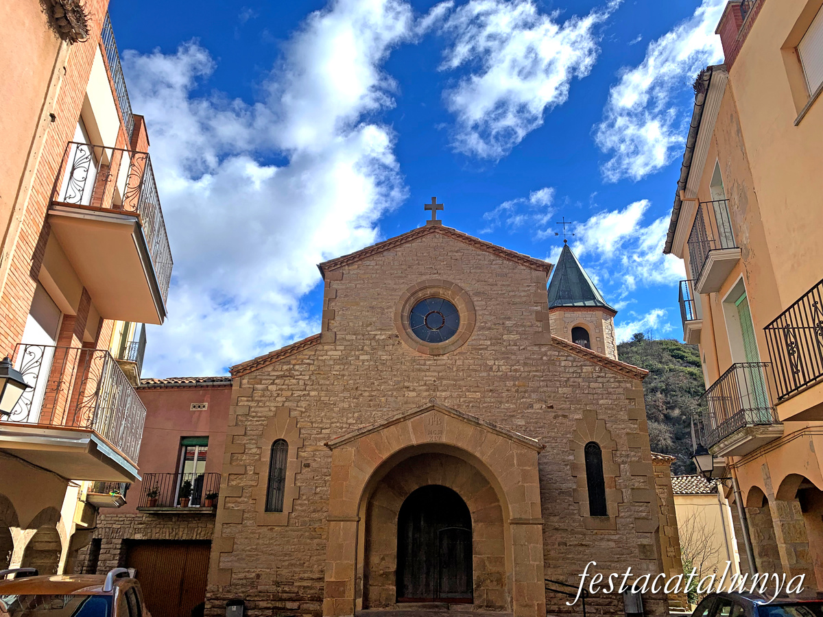 Castellfollit de Riubregós - Plaça Major 
