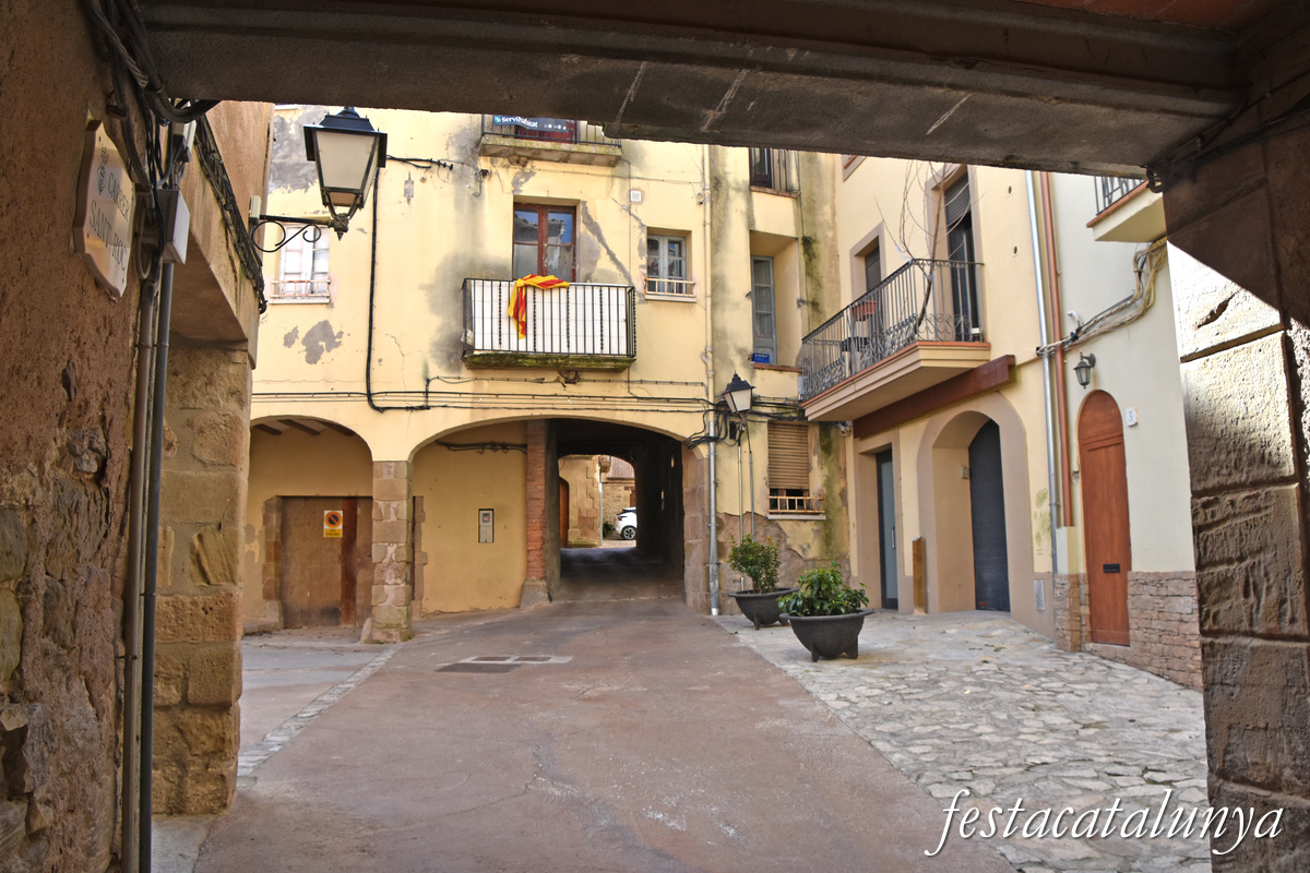 Castellfollit de Riubregós - Plaça Major