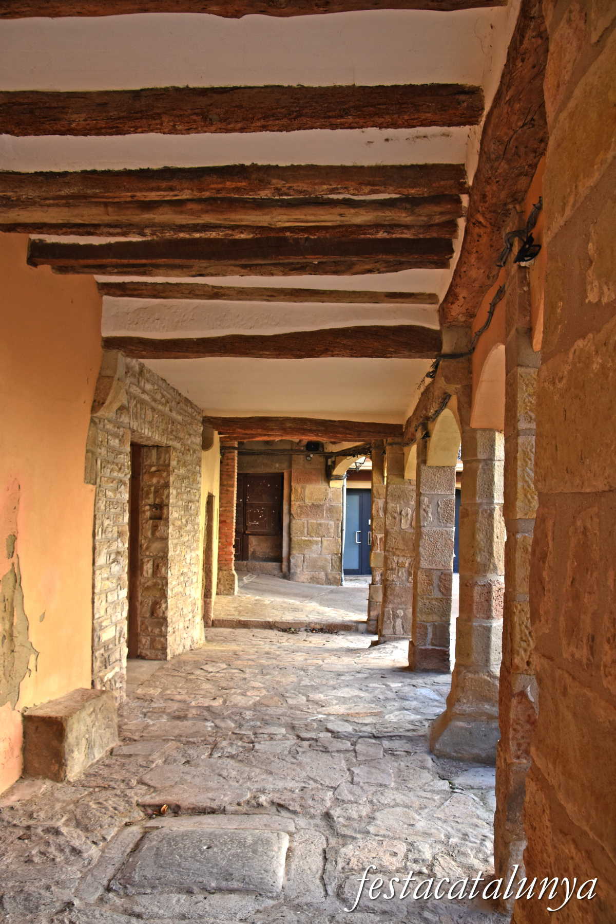 Castellfollit de Riubregós - Plaça Major