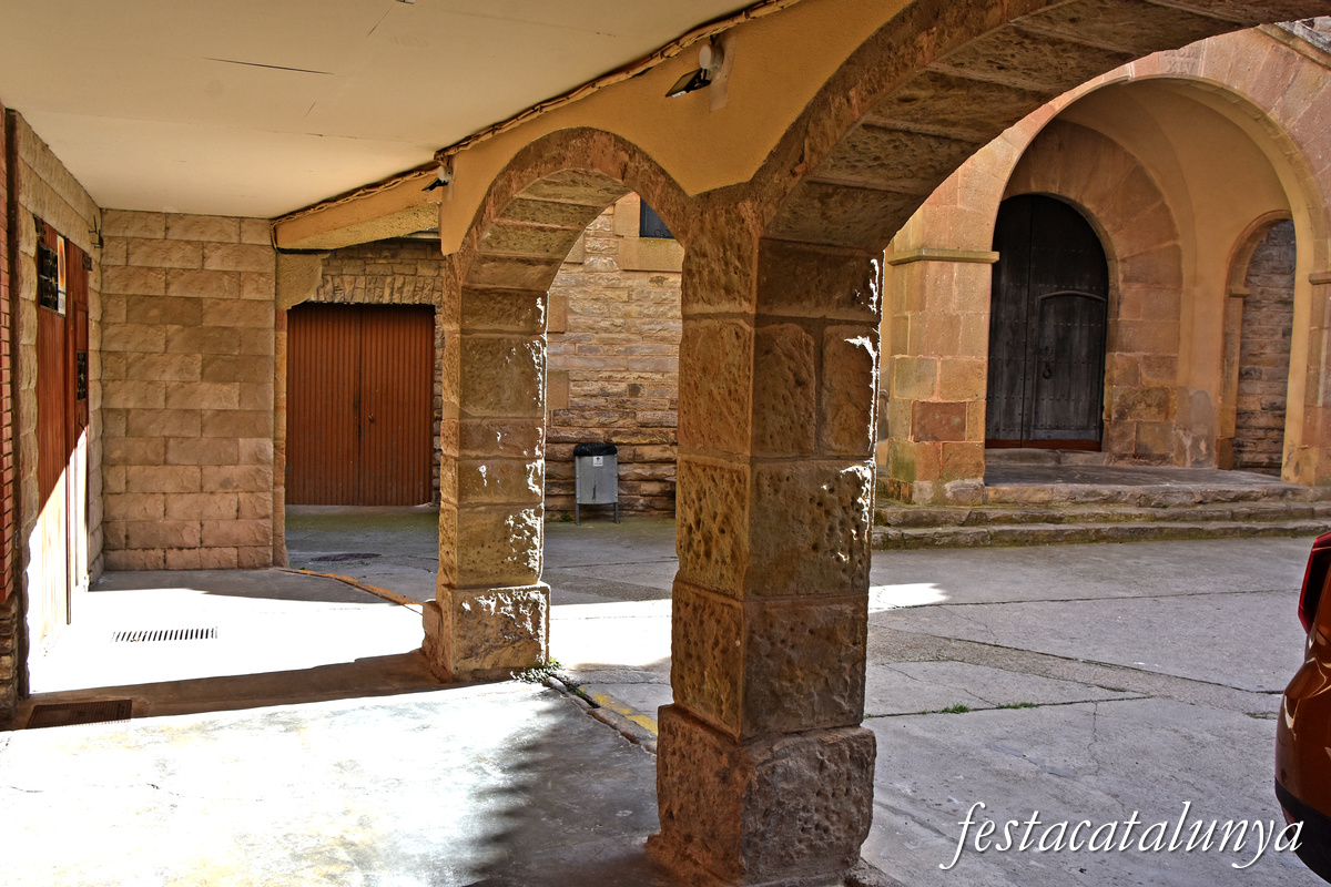 Castellfollit de Riubregós - Plaça Major