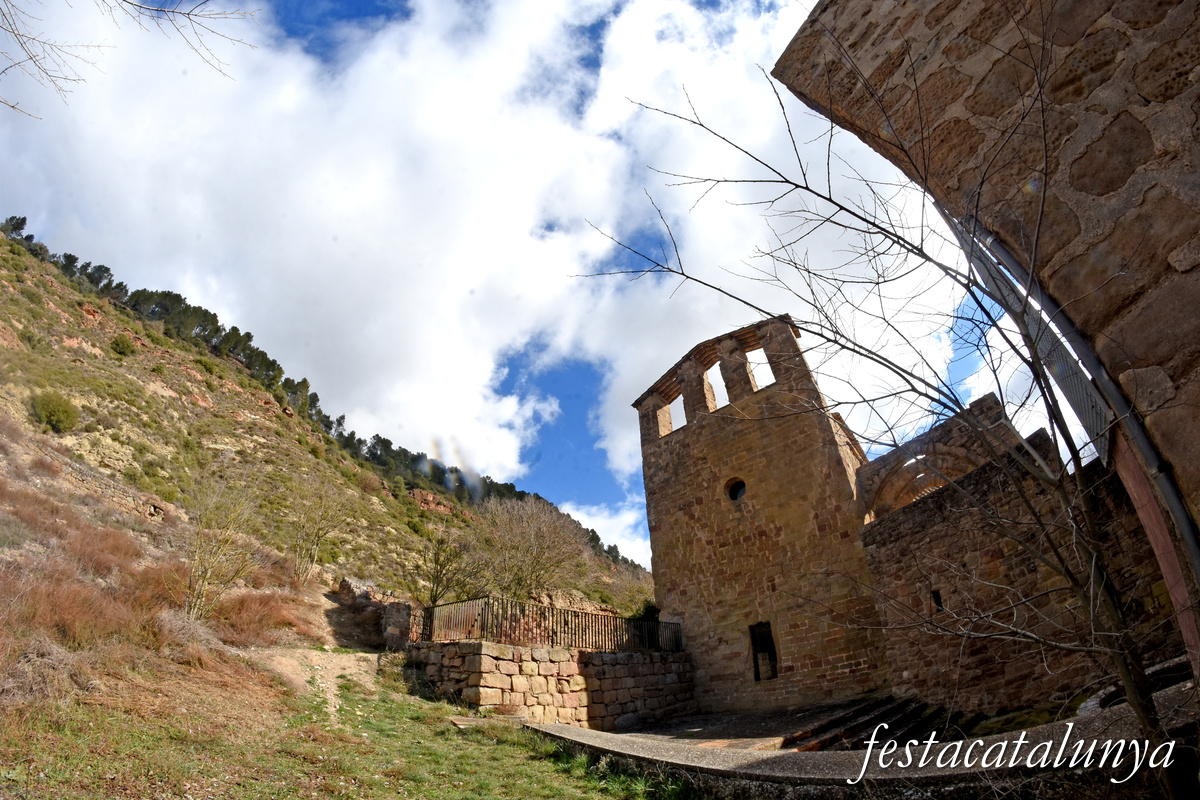 Castellfollit de Riubregós - Priorat de Santa Maria 