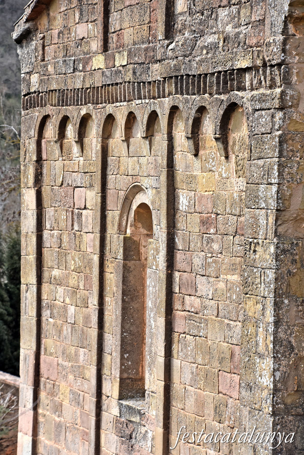 Castellfollit de Riubregós - Priorat de Santa Maria 