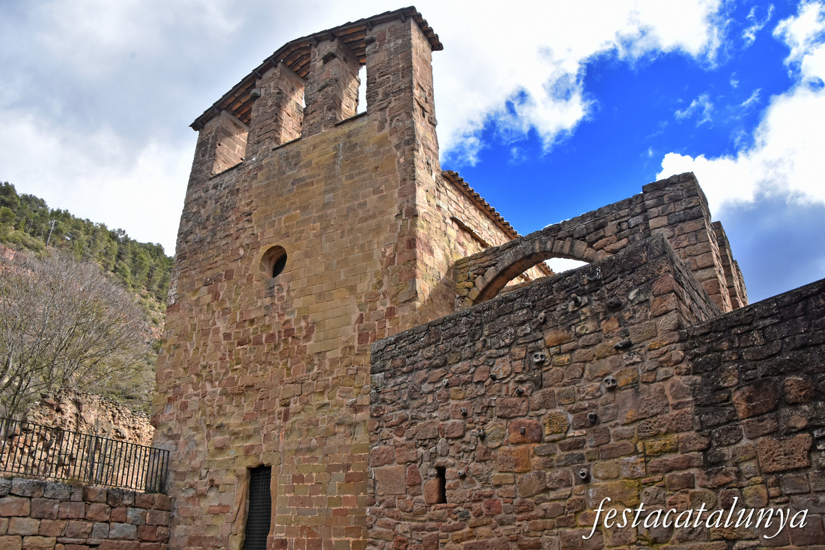 Castellfollit de Riubregós - Priorat de Santa Maria 