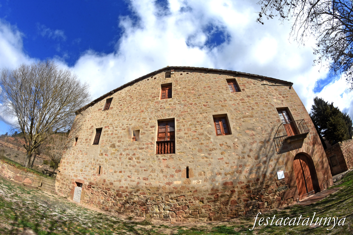 Castellfollit de Riubregós - Priorat de Santa Maria 