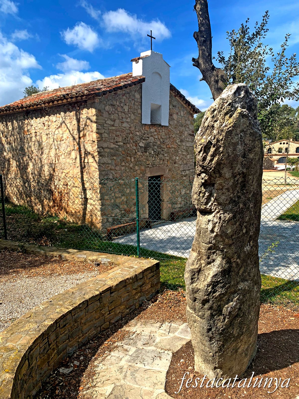 Seva - Menhir de Perafita, can Garriga o de Santa Madrona 