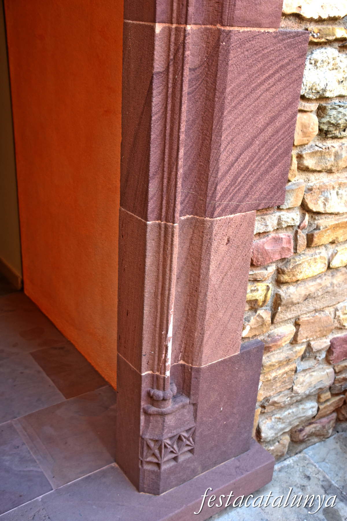 Seva - Plaça de l'Església - Can Romero 