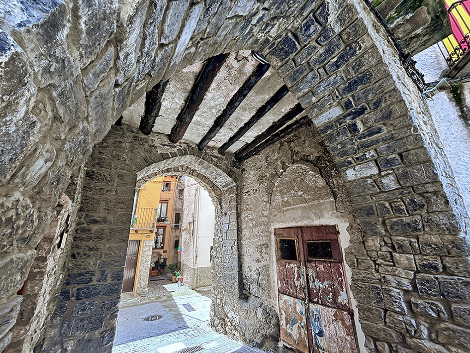 Muralles i portals d'Organyà