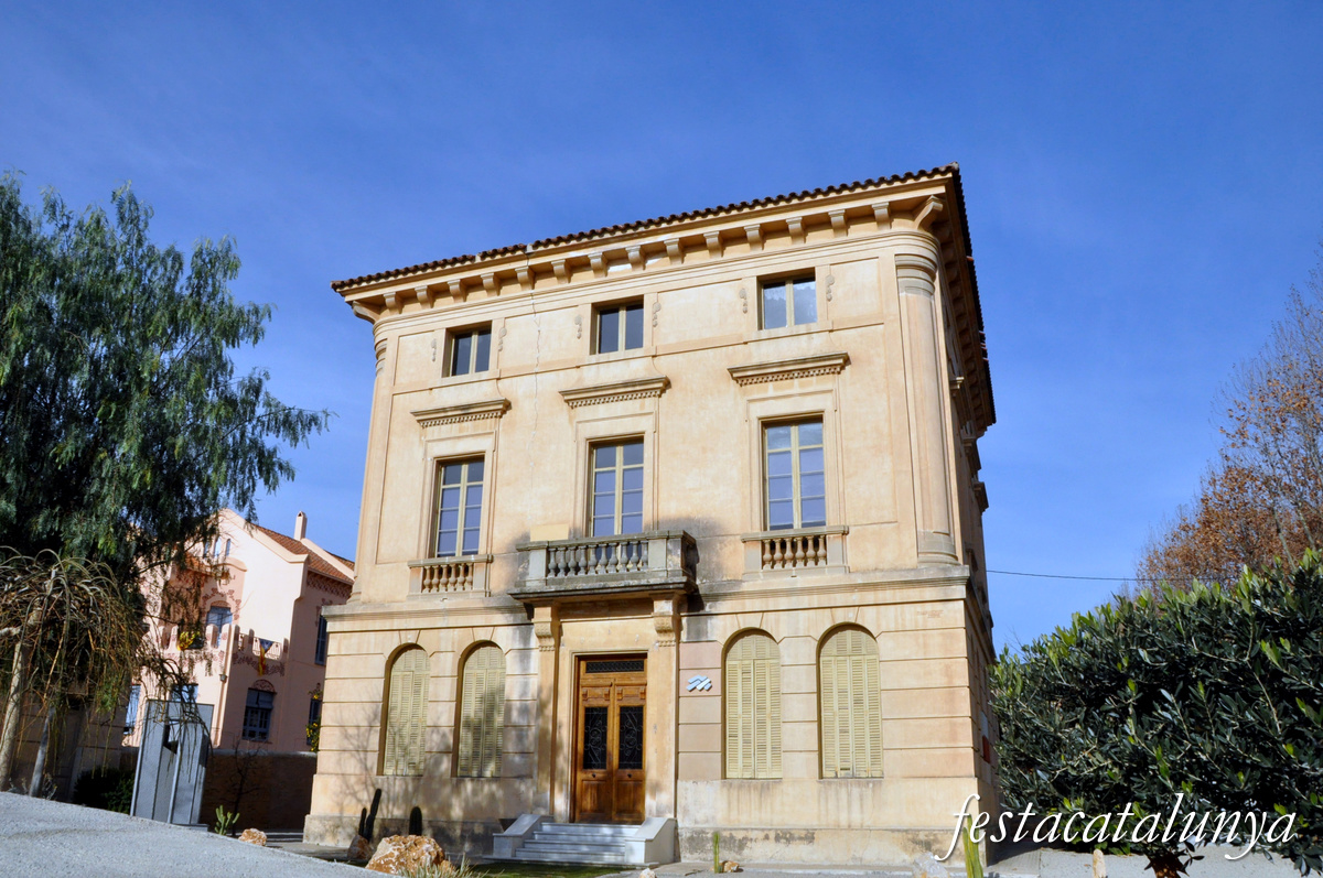 Teià - La Torre Nova, ca n'Olivella o villa Glòria 