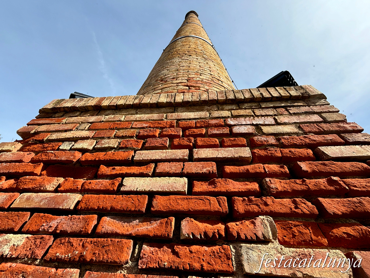 Les Preses - Xemeneia de la Bòvila