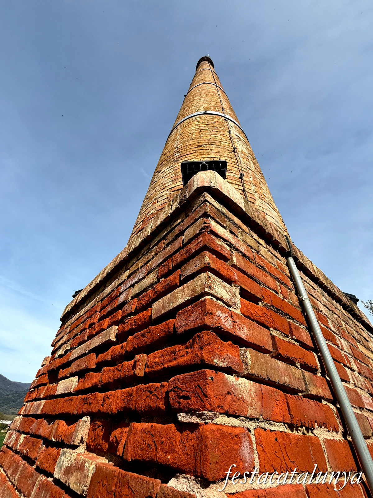 Les Preses - Xemeneia de la Bòvila