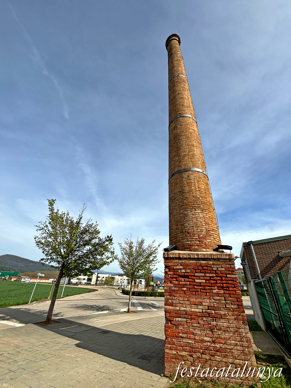 Les Preses - Xemeneia de la Bòvila