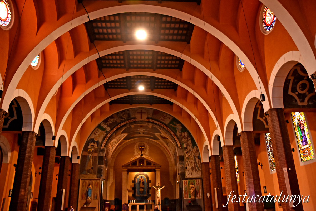 Mollet del Vallès - Església parroquial de Sant Vicenç - Nau principal 