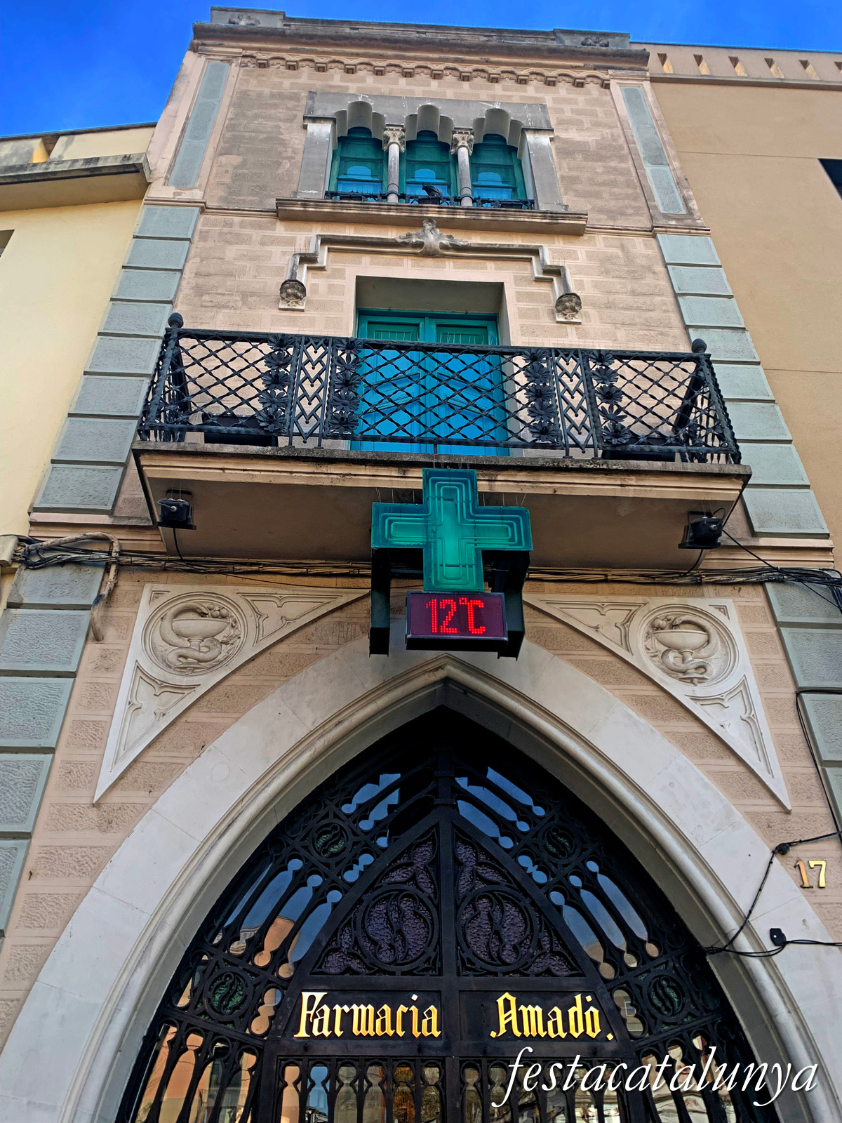 Mollet del Vallès - Plaça de Prat de la Riba - Farmàcia Amadó 