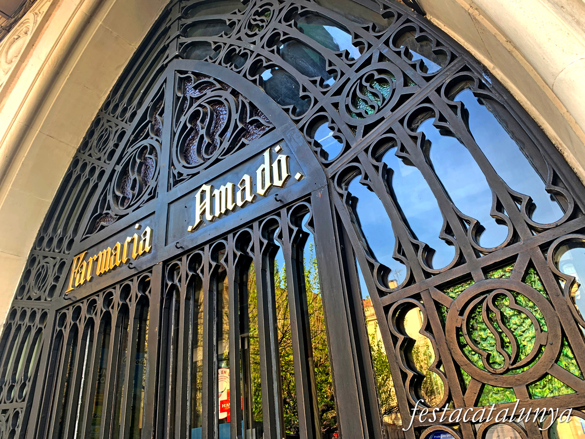 Mollet del Vallès - Plaça de Prat de la Riba - Farmàcia Amadó 