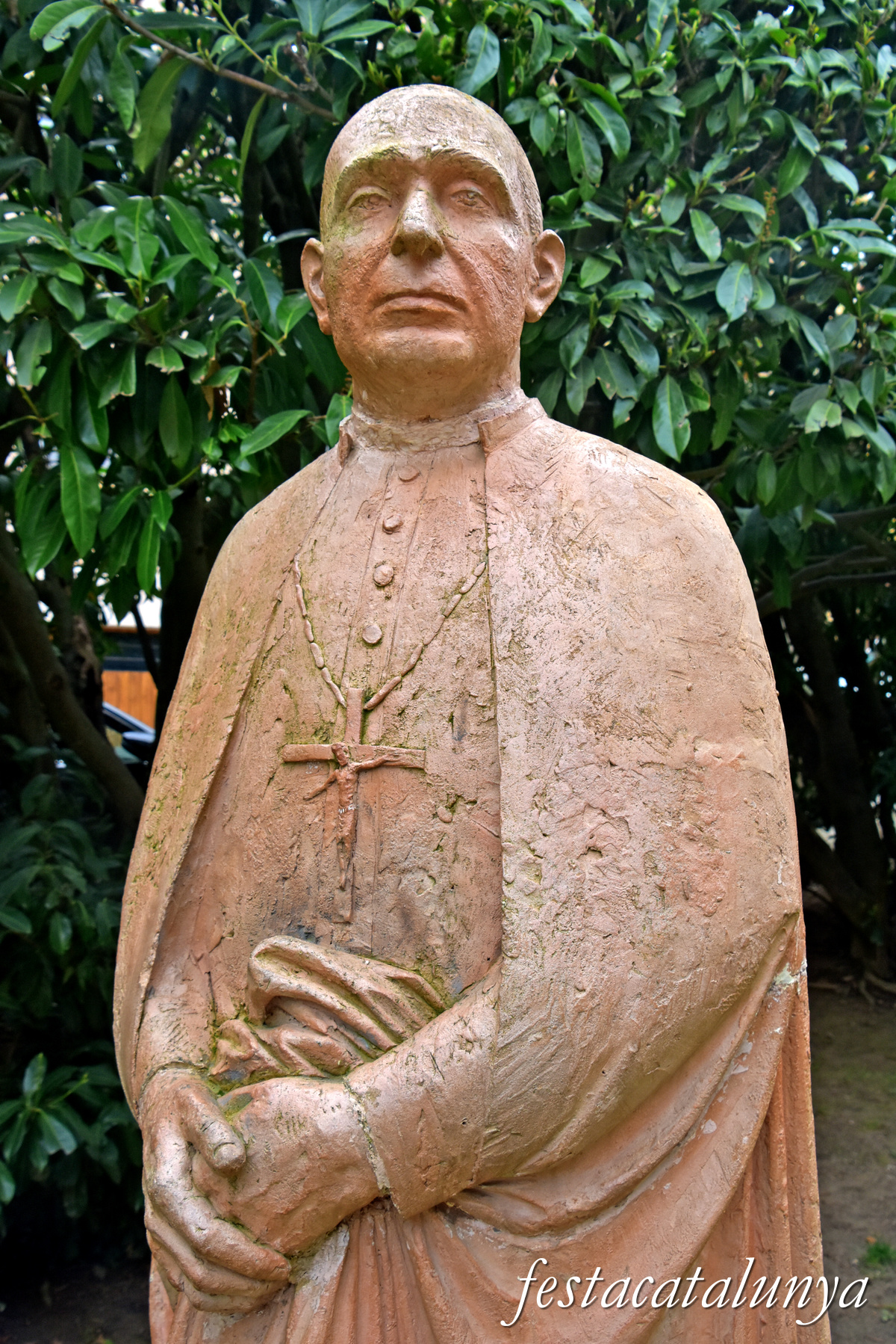 Sant Joan de les Abadesses - Monument a Torras i Bages 
