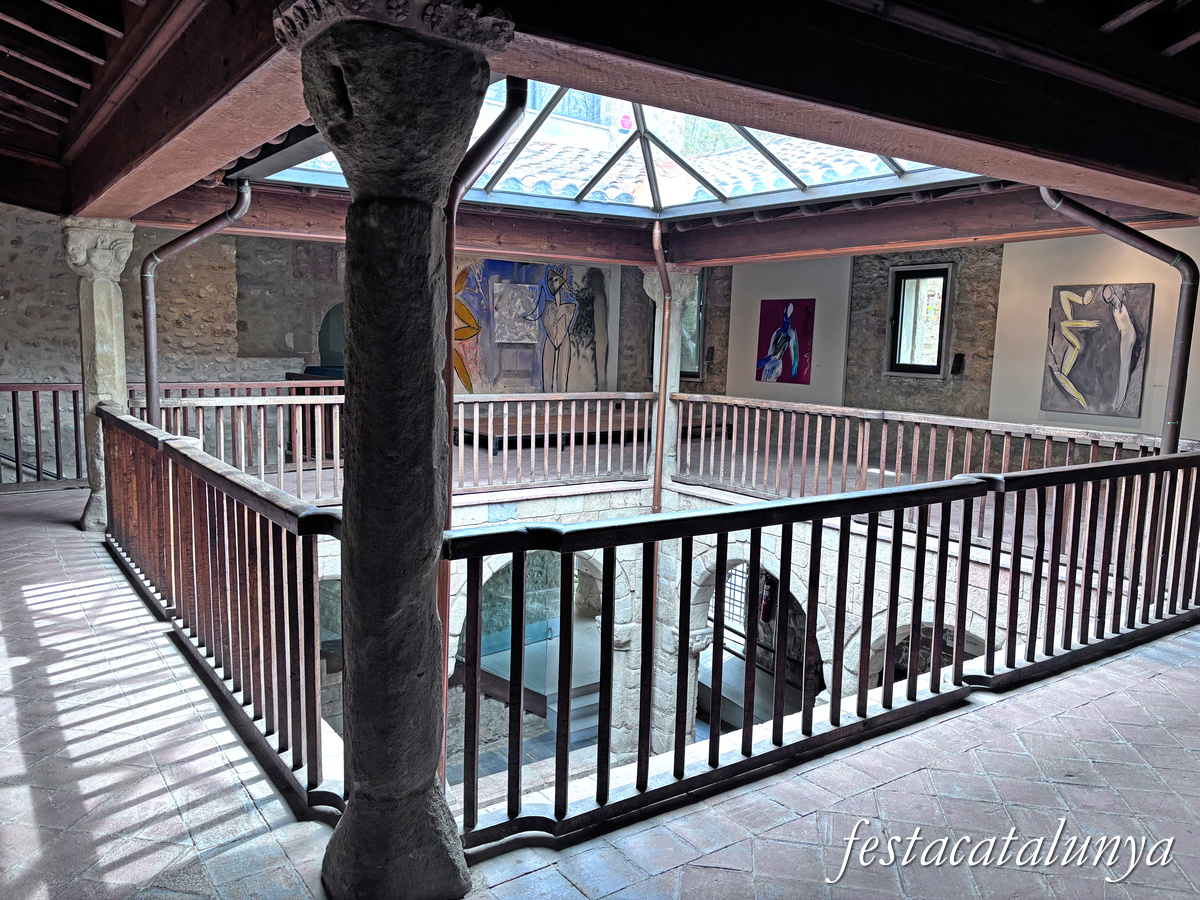 Sant Joan de les Abadesses - Palau abacial 