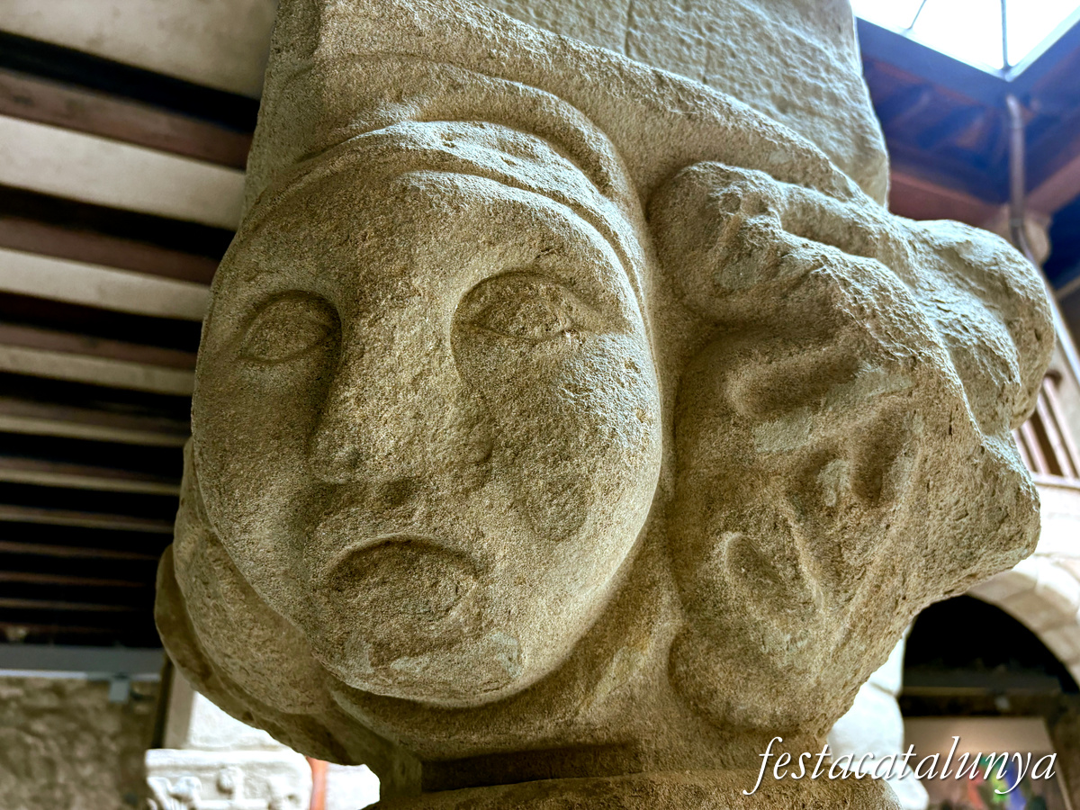 Sant Joan de les Abadesses - Palau abacial