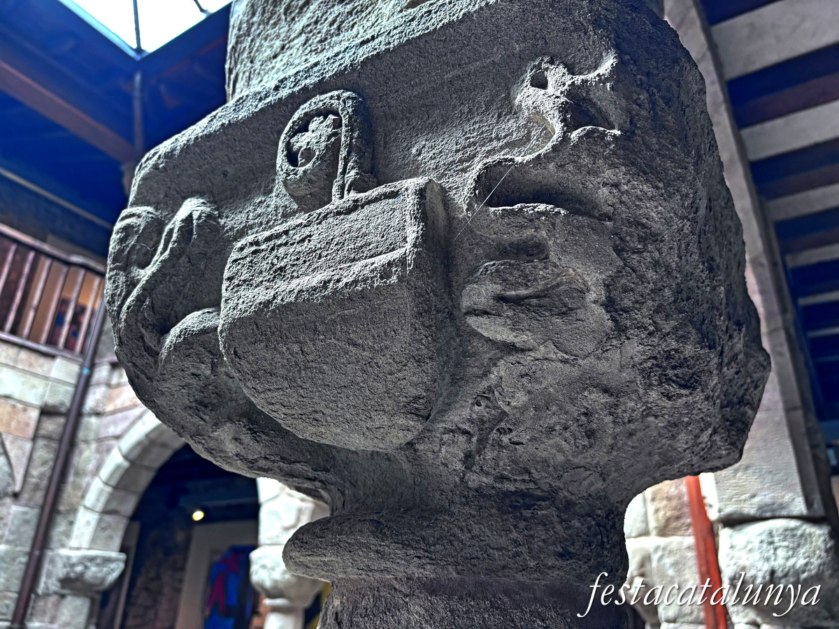 Sant Joan de les Abadesses - Palau abacial 