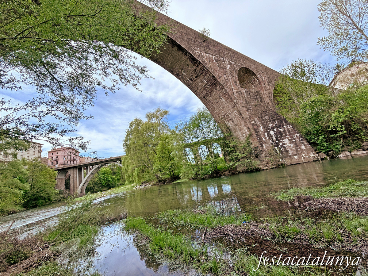 Passeja per Sant Joan de les Abadesses i descobreix el seu patrimoni