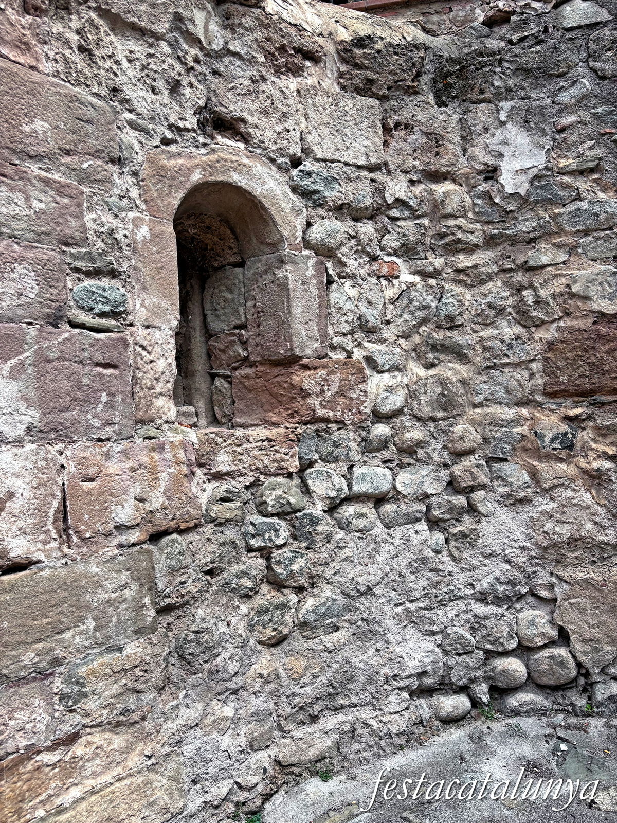 Sant Joan de les Abadesses - Sant Miquel de la Infermeria 