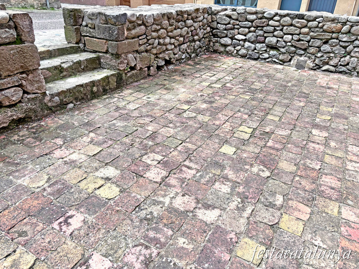 Sant Joan de les Abadesses - Sant Miquel de la Infermeria