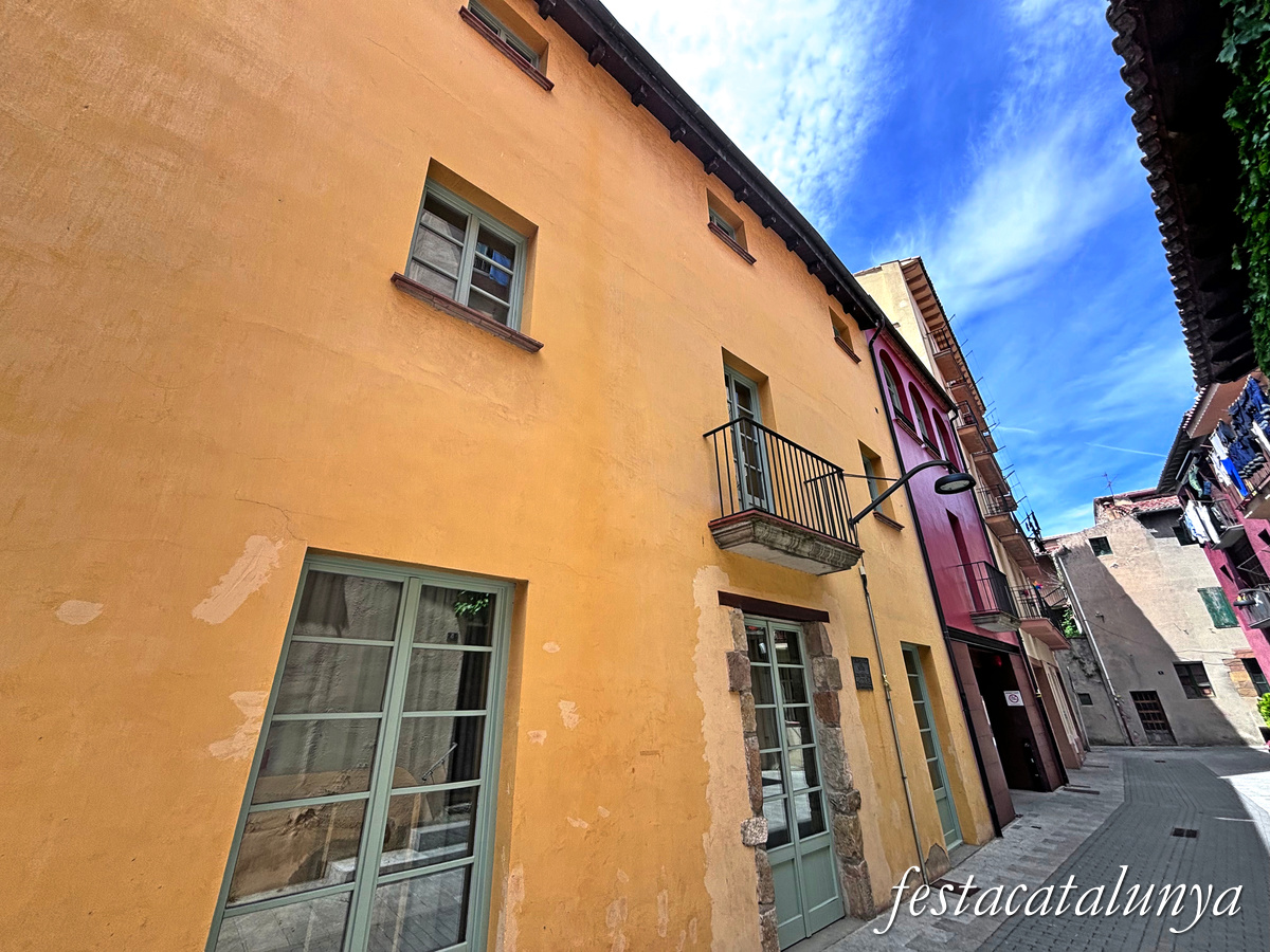 Sant Joan de les Abadesses - El Palmàs, Casal Jaume Nunó 