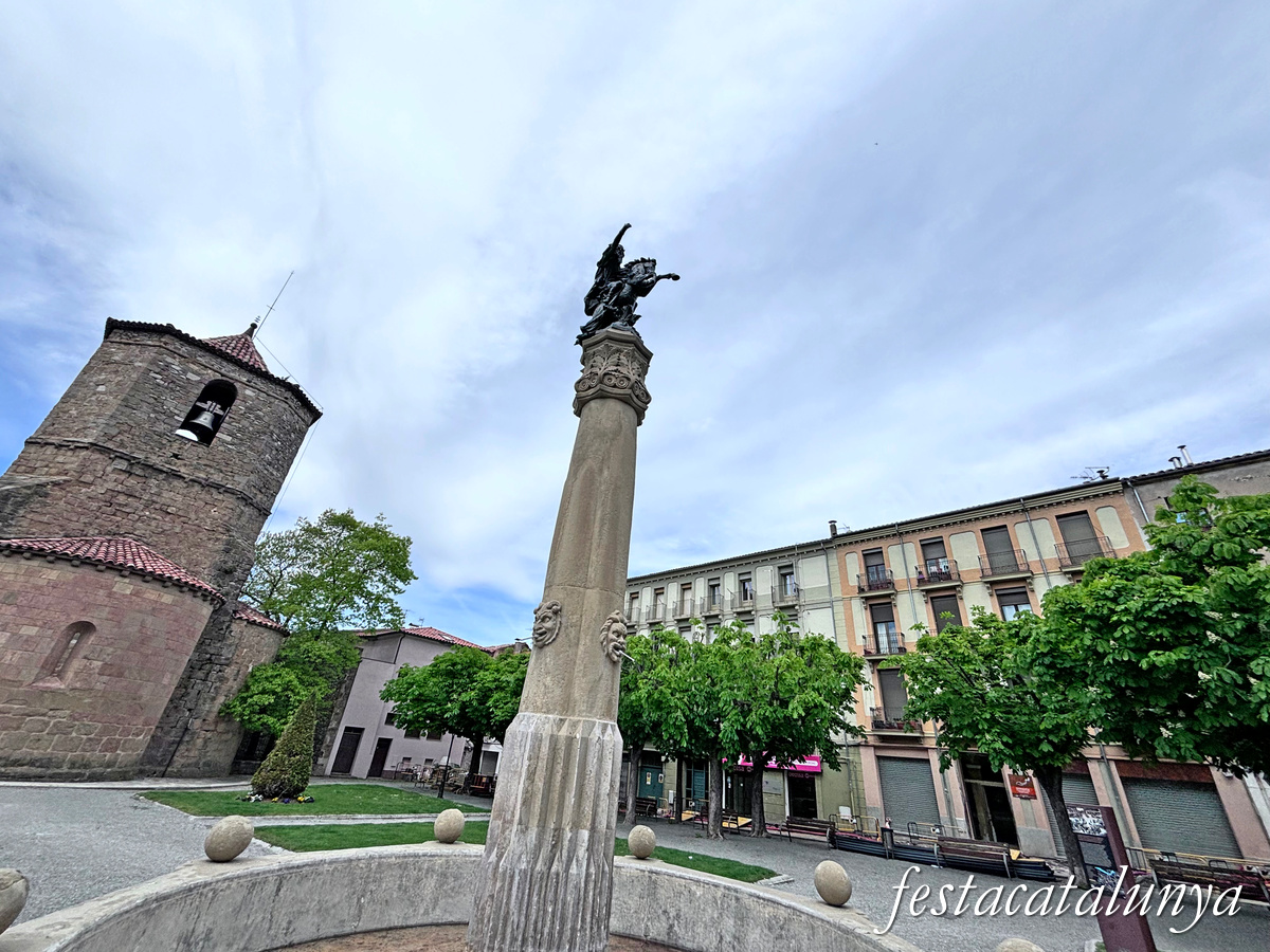 Sant Joan de les Abadesses - Font Monumental del Comte Arnau 