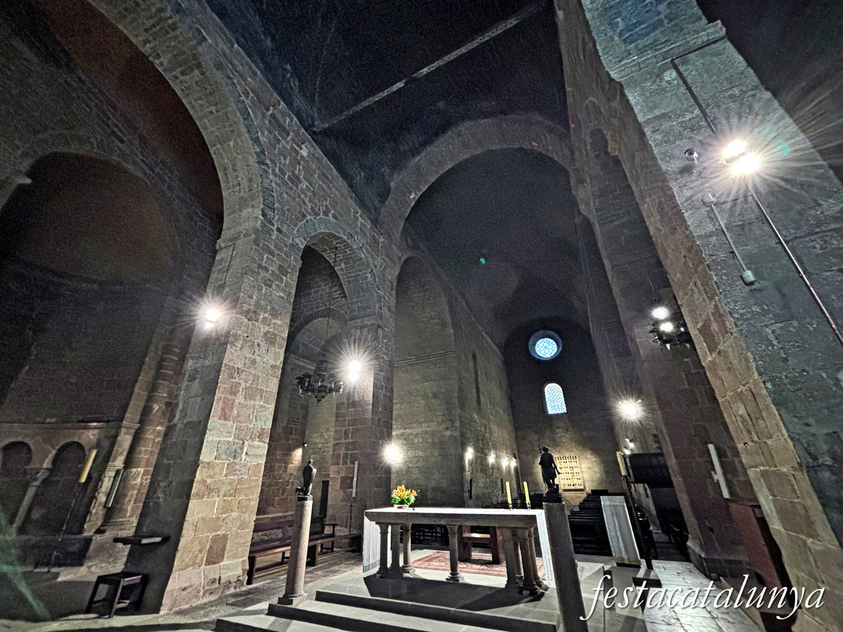 Sant Joan de les Abadesses - Interior de l'església del monestir