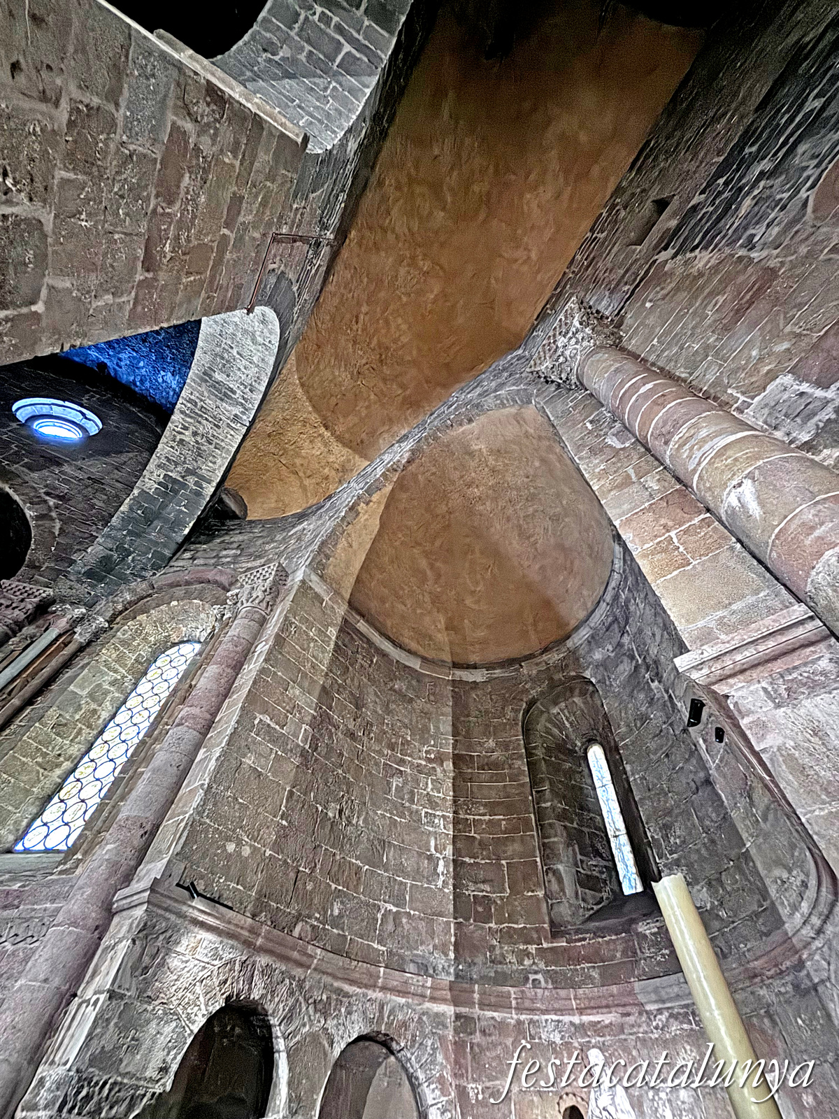 Sant Joan de les Abadesses - Interior de l'església del monestir