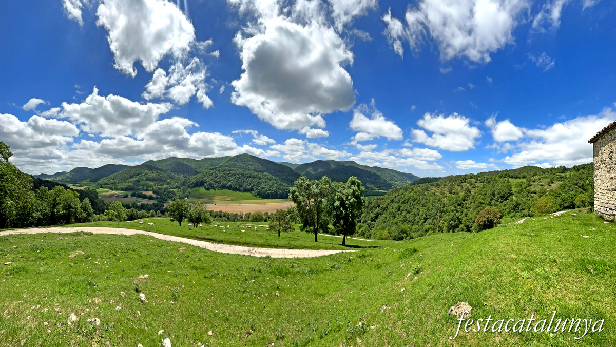 Sant Joan de les Abadesses - Santa Magdalena de Perella