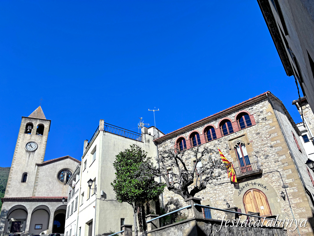 Les Planes d'Hostoles - Església parroquial de Sant Cristòfol